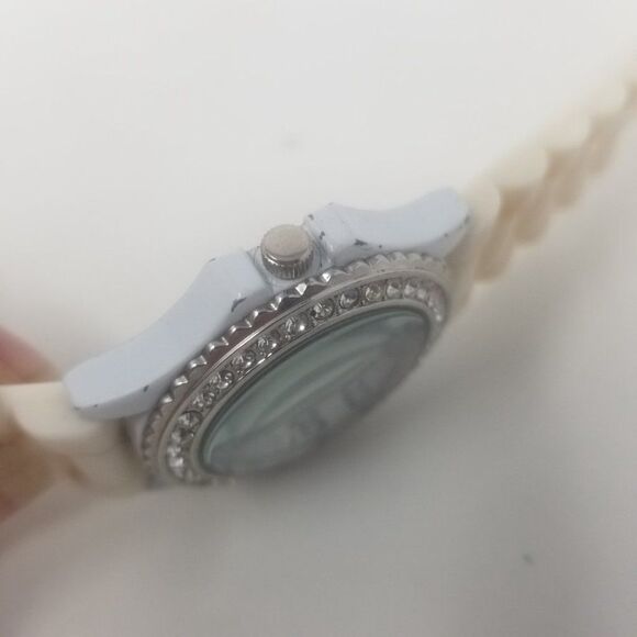 Geneva Platinum 6886 Watch Rhinestone Bezel Cream Silicone Band Stainless Steel - Picture 3 of 12